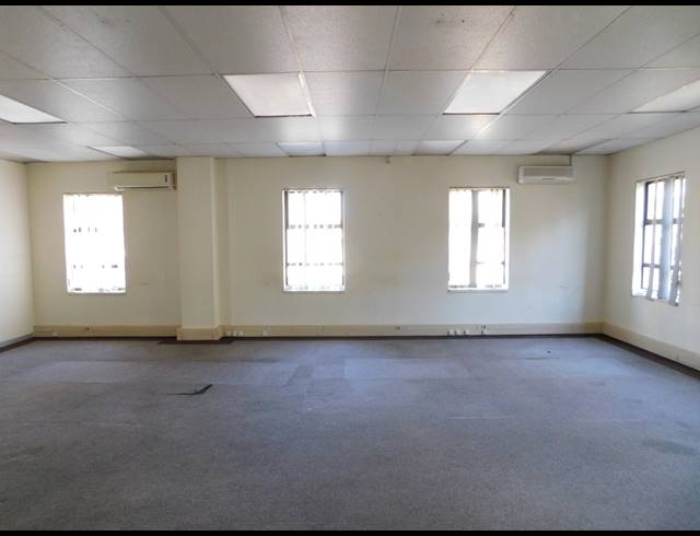 780M² OFFICE TO LET IN FERNDALE
